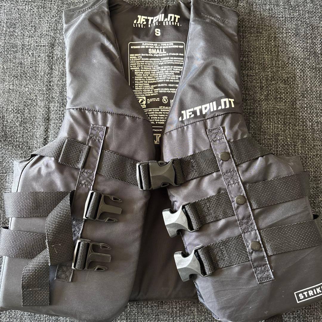 JETPILOT STRIKE ライフジャケット Sサイズ