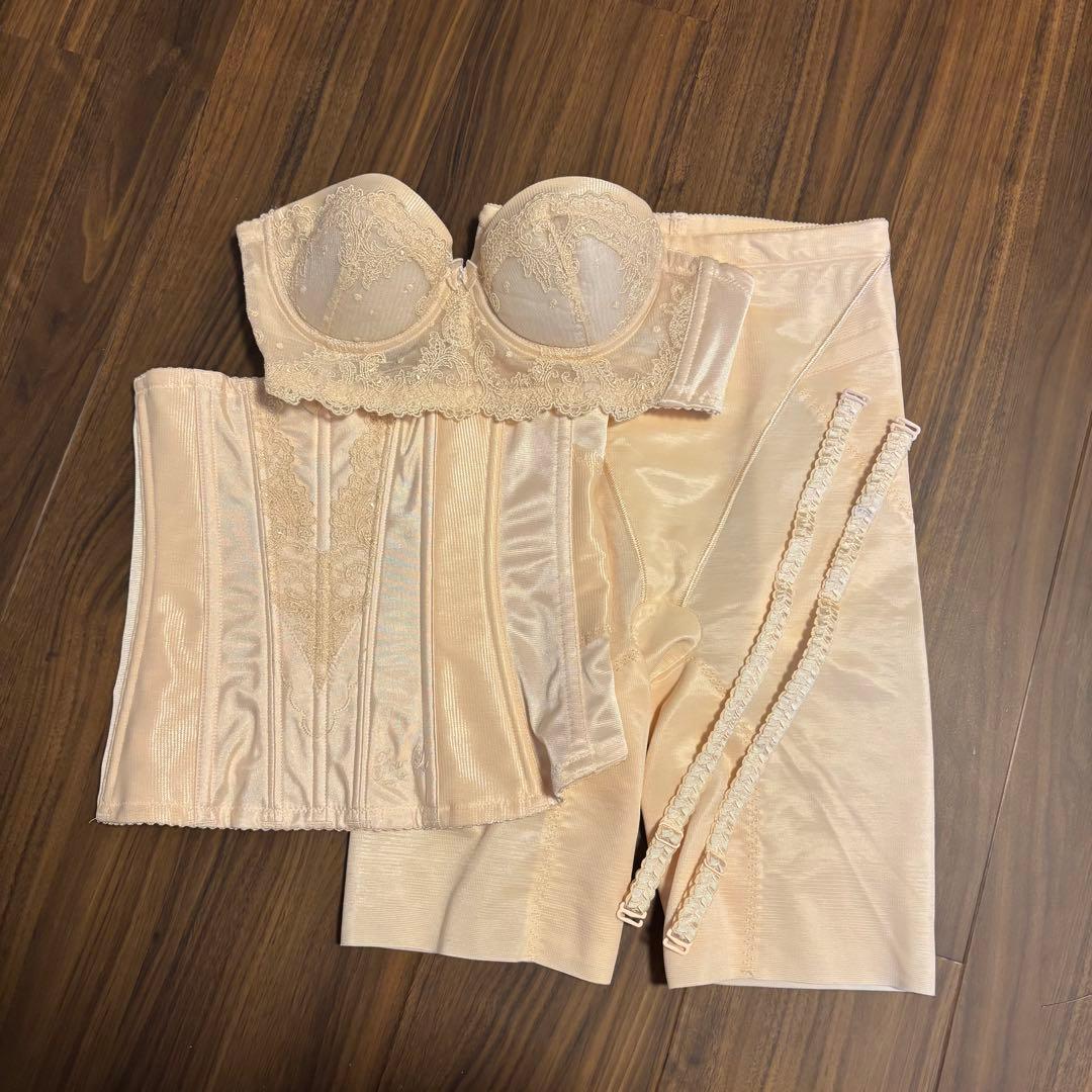 FOUR Sis & Co. ブライダルインナー C65