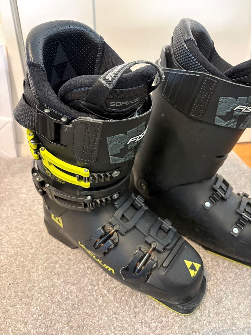 スキーブーツ　FISCHER 26.5cm