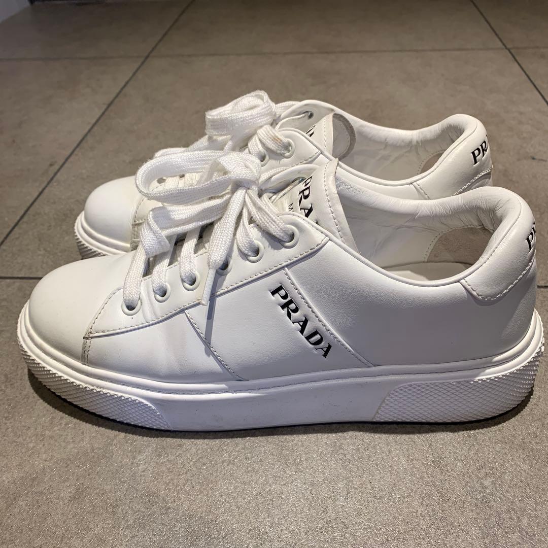 PRADA ホワイトスニーカー　37サイズ（23.5センチ）　箱あり