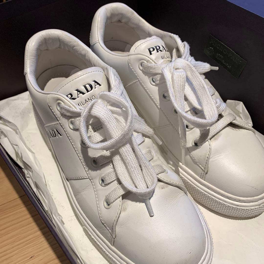 PRADA ホワイトスニーカー　37サイズ（23.5センチ）　箱あり