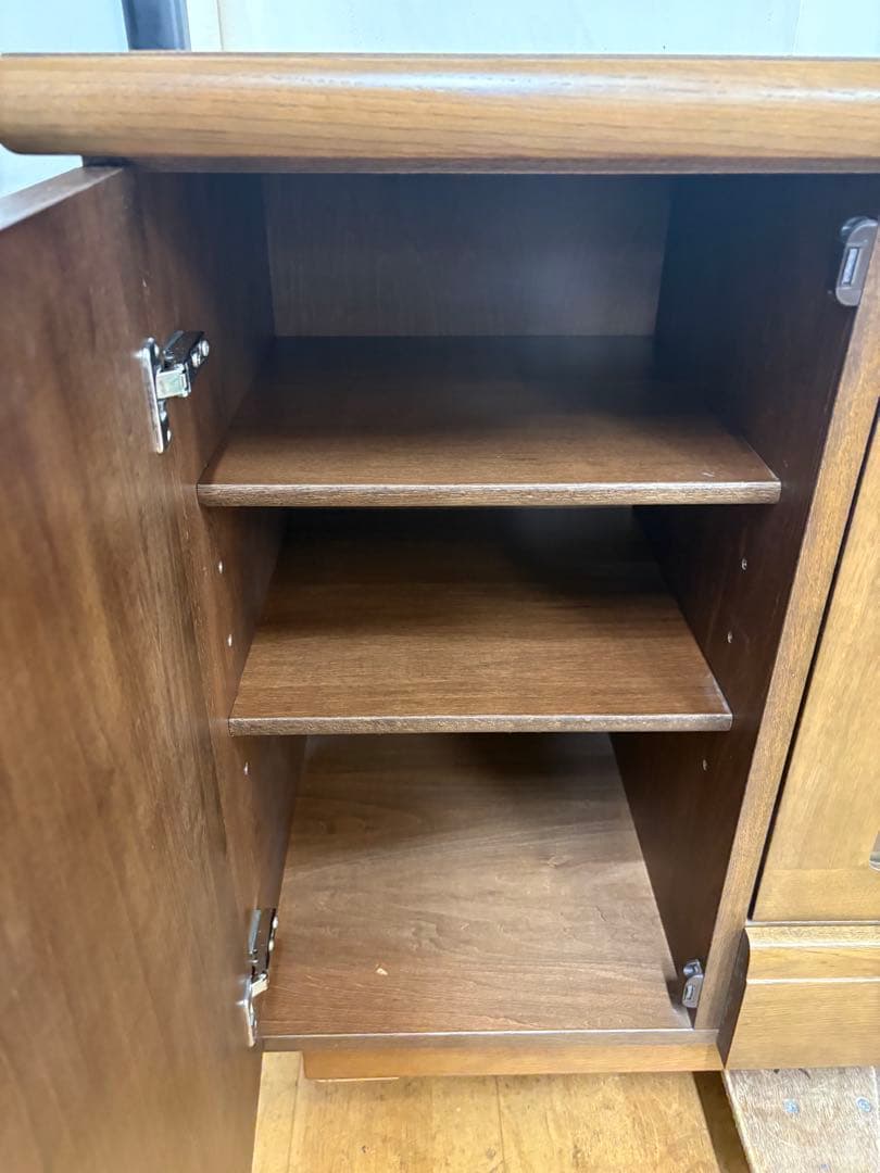 M009 カリモク　サイドボード　リビングボード　キャビネット　幅1800ｍｍ