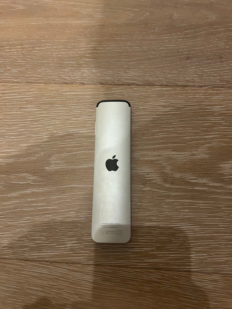 Apple TV HD 本体とリモコン