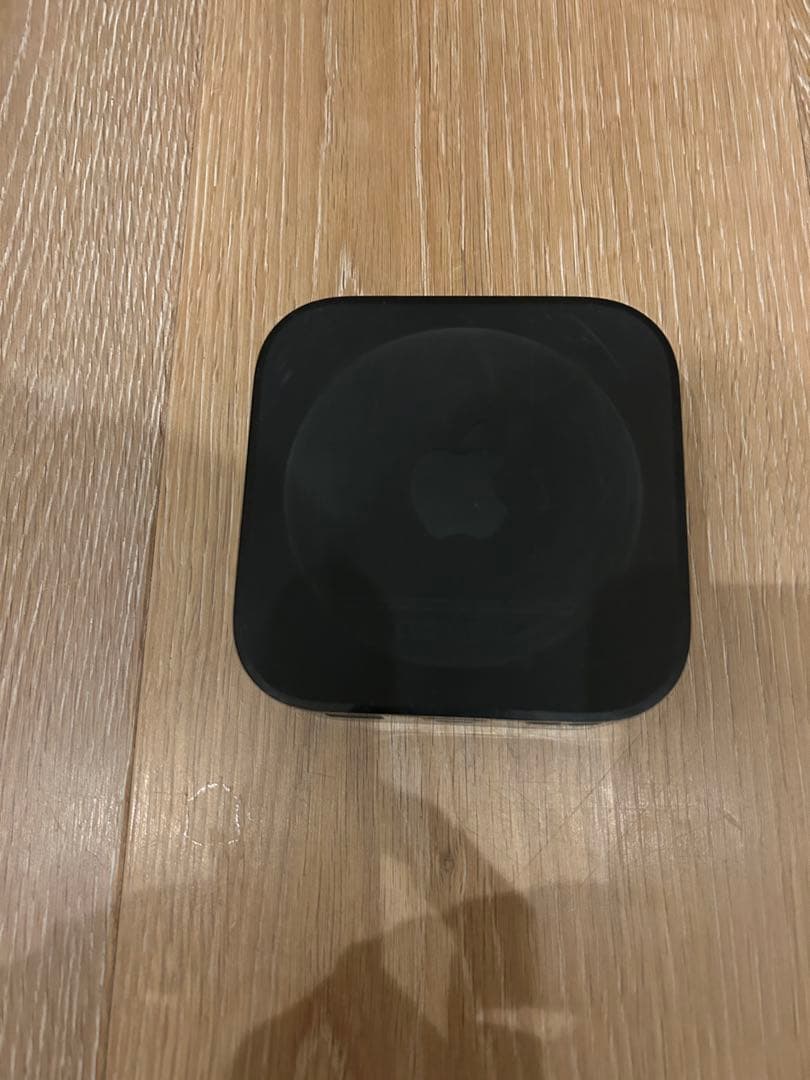 Apple TV HD 本体とリモコン