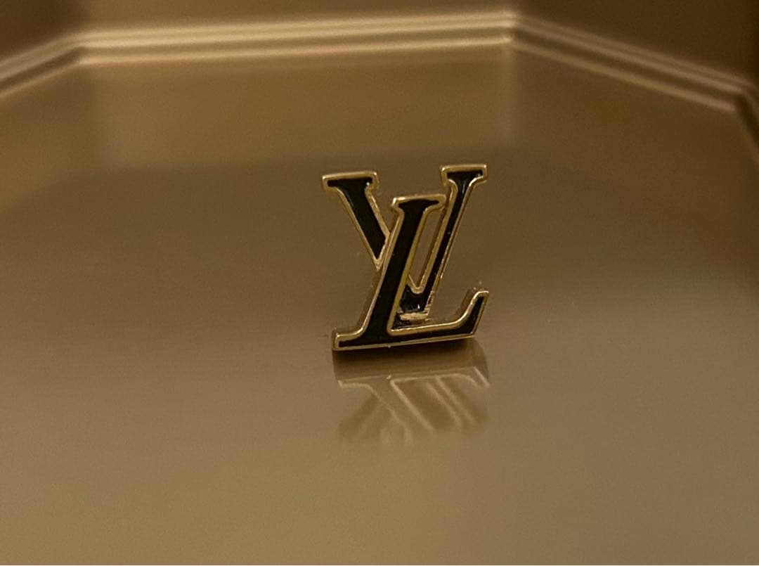 ルイヴィトン LVロゴ ピアス（片耳）