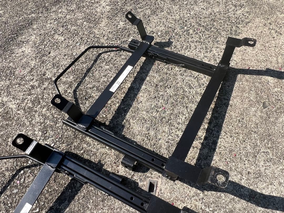 ランクル100用シートレール左右セット