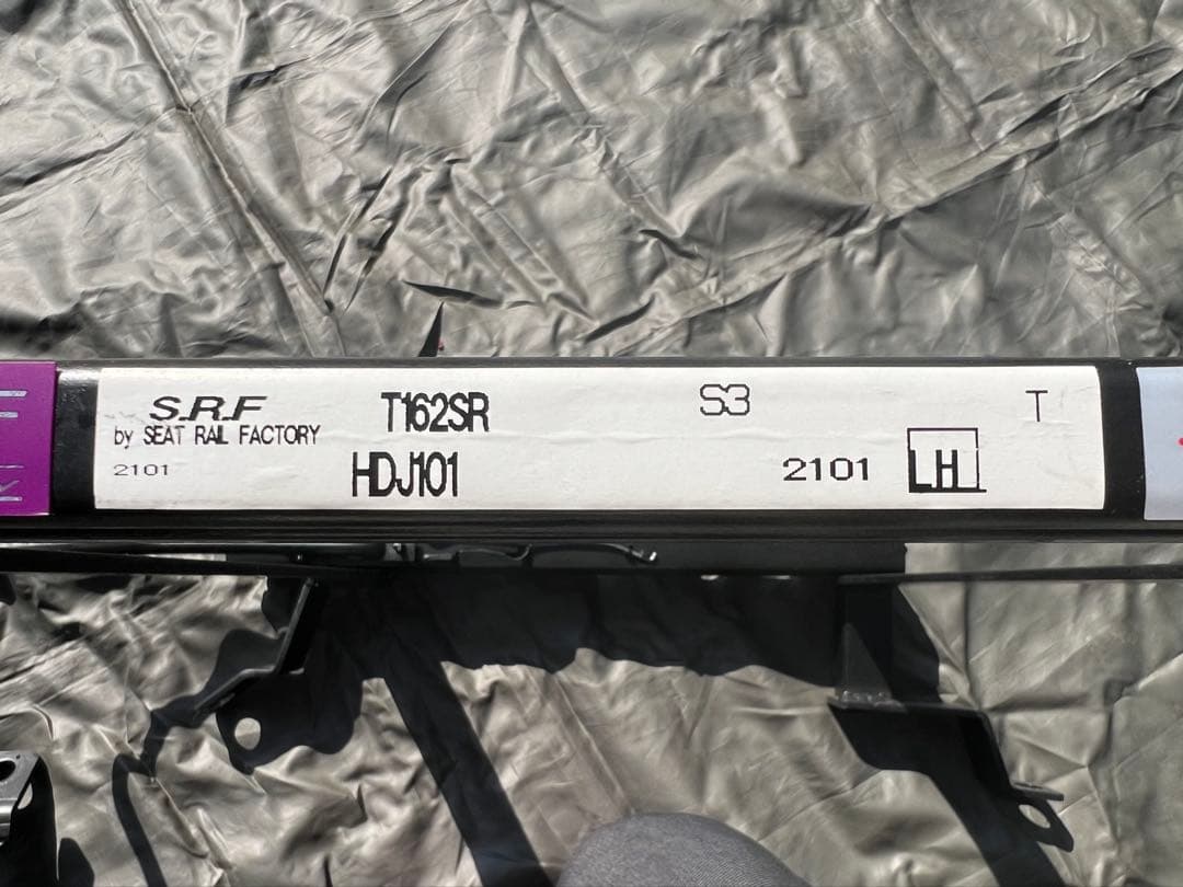 ランクル100用シートレール左右セット