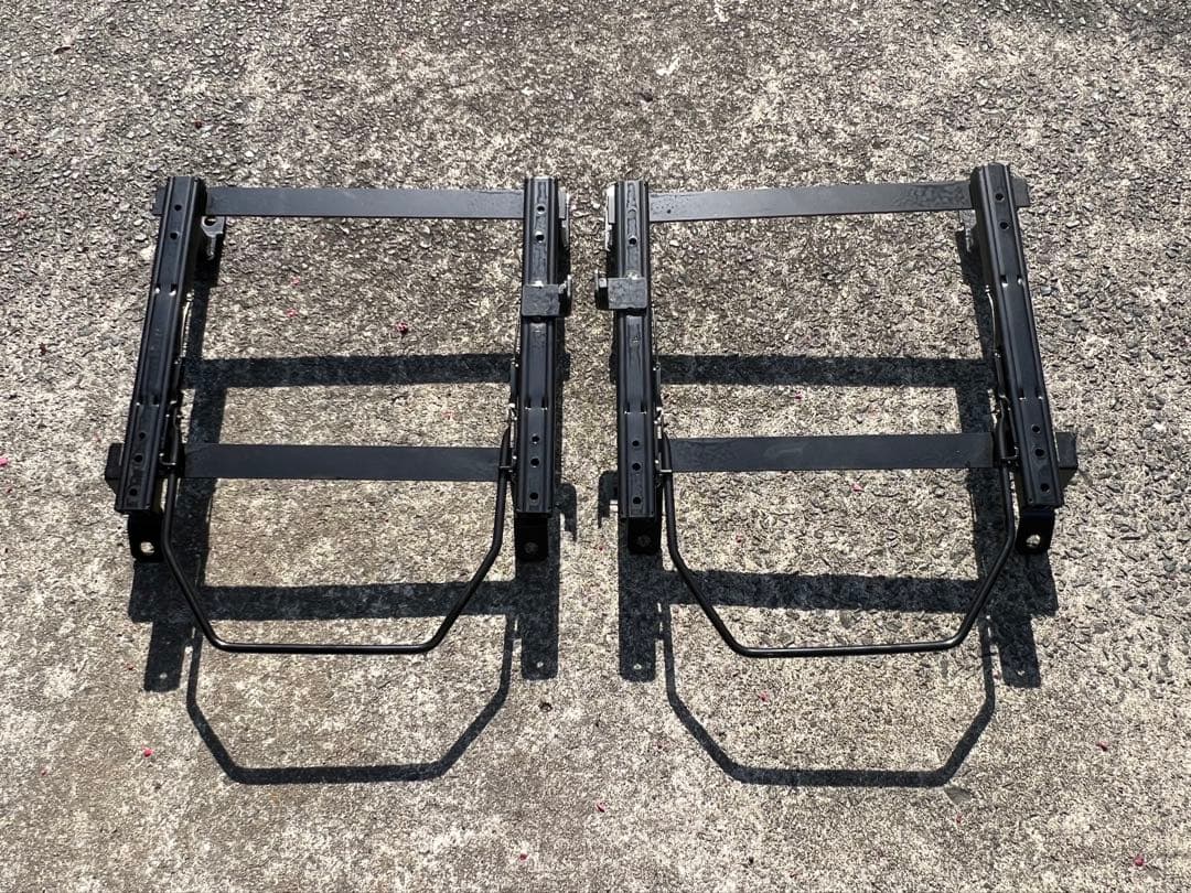 ランクル100用シートレール左右セット