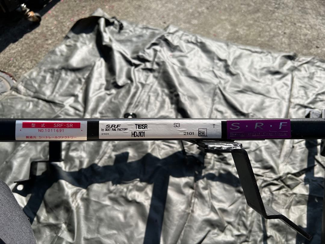 ランクル100用シートレール左右セット