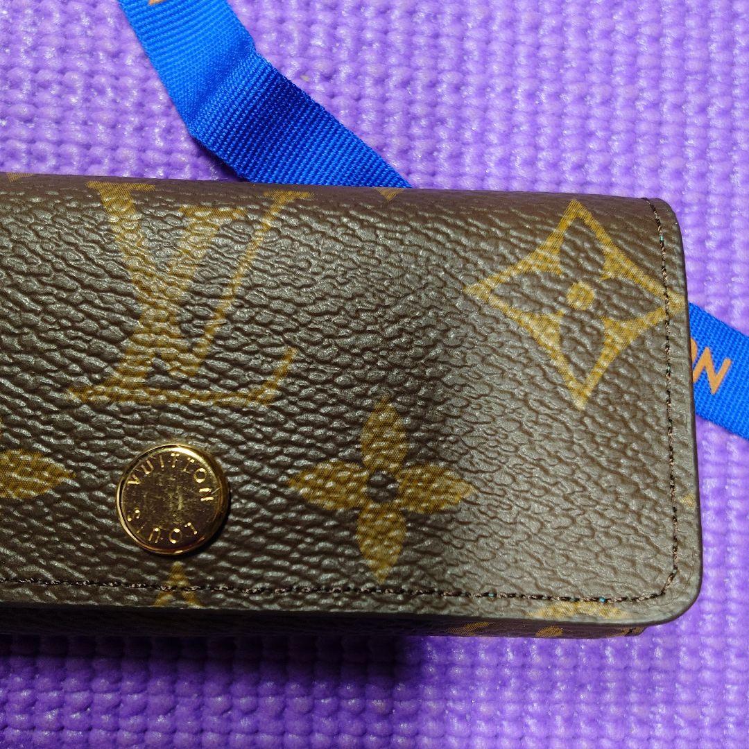 LOUIS VUITTONモノグラムキーケース