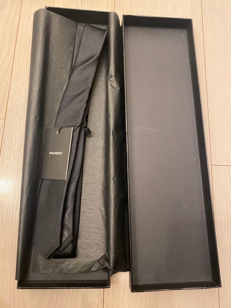 PANERO ブラック ネクタイ シルク100%