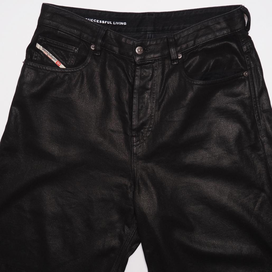 24年製 DIESEL de-sire Shorts Coated Denim