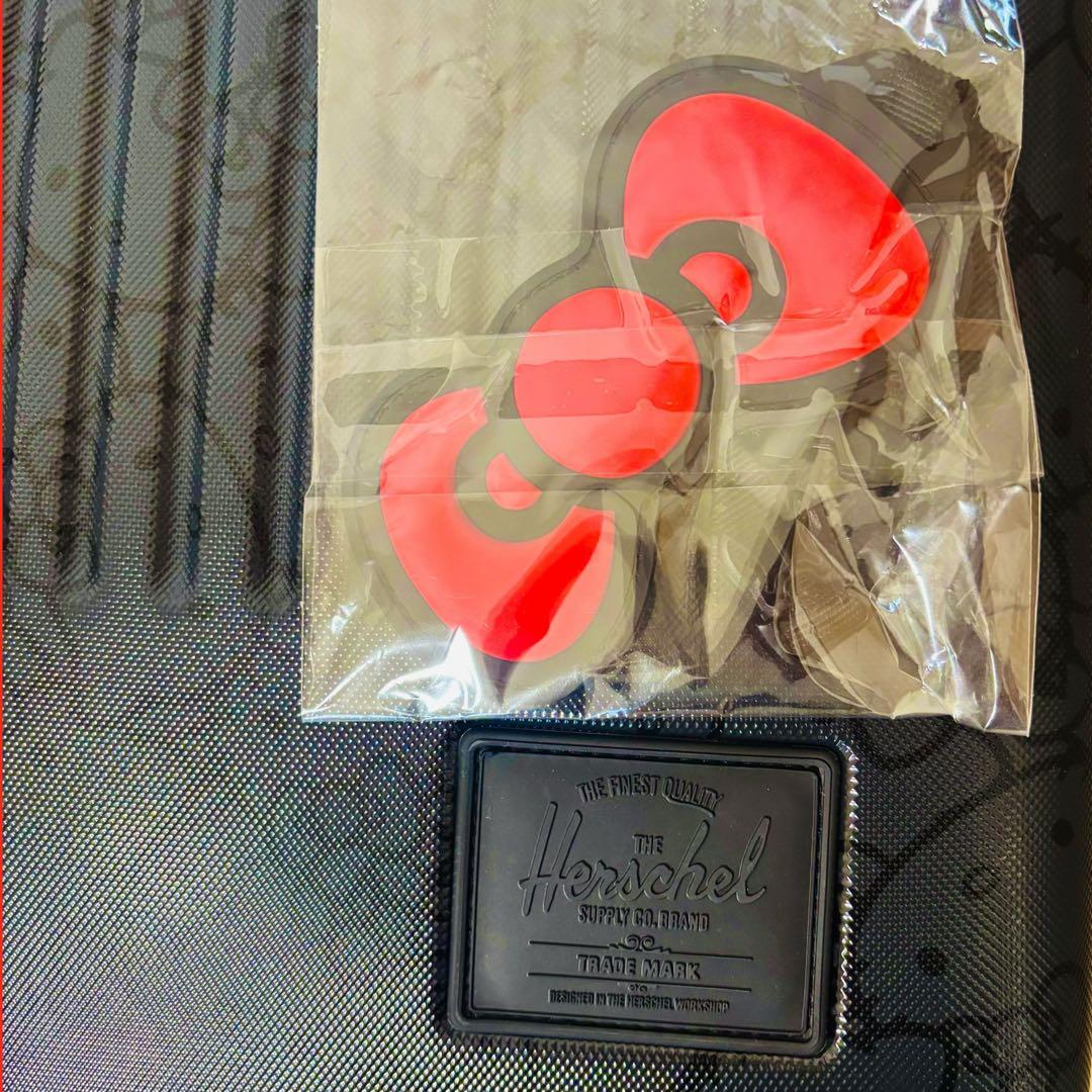 ハーシェル　ハローキティ　サンリオ　キャリーケース　限定　コラボ　旅行　キティー