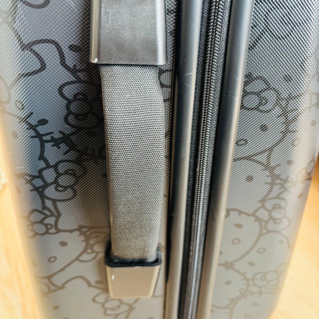 ハーシェル　ハローキティ　サンリオ　キャリーケース　限定　コラボ　旅行　キティー