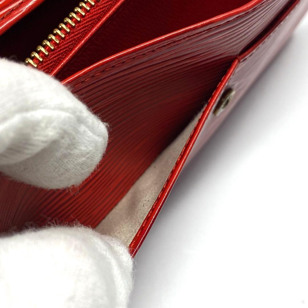 LOUIS VUITTON ルイヴィトン　エピ　赤　二つ折り財布