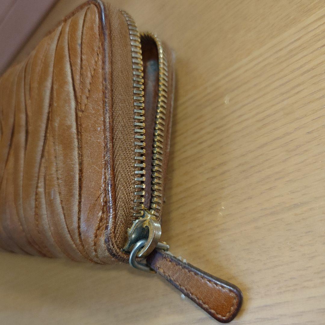miu miu L字ファスナー財布 長財布 マテラッセレザー ブラウン