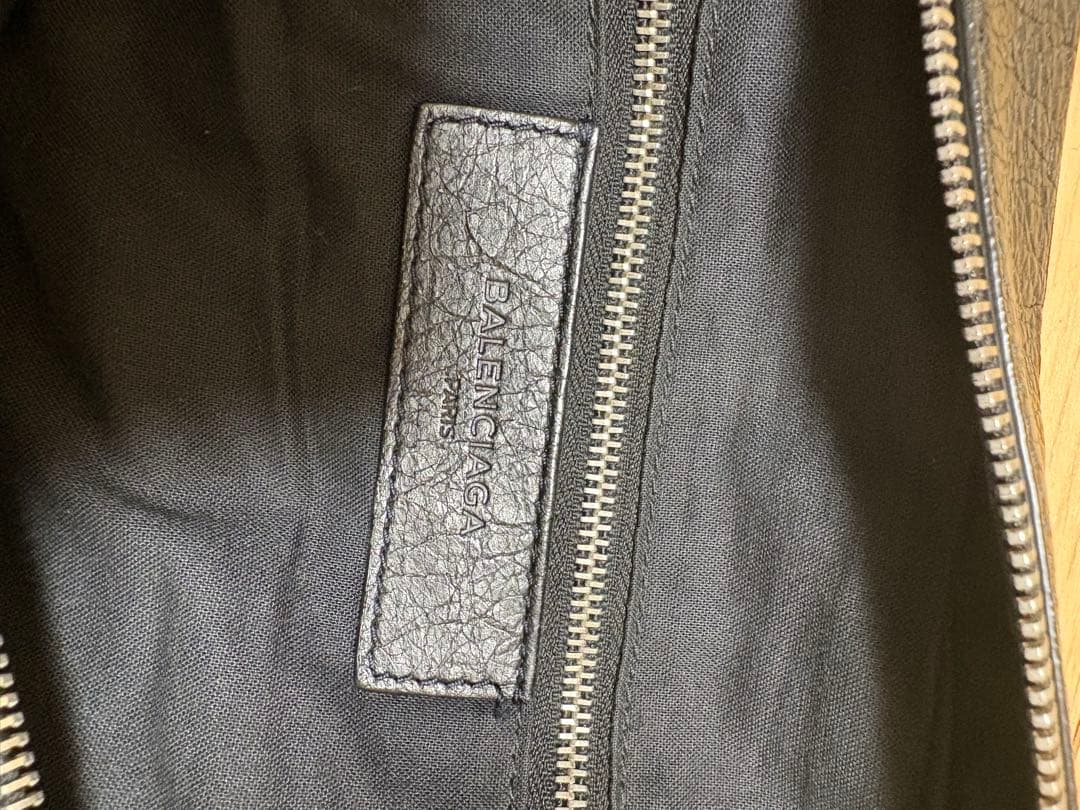 バレンシアガ　ブリーフケース　ビジネスバッグ　スタッズ　レザー