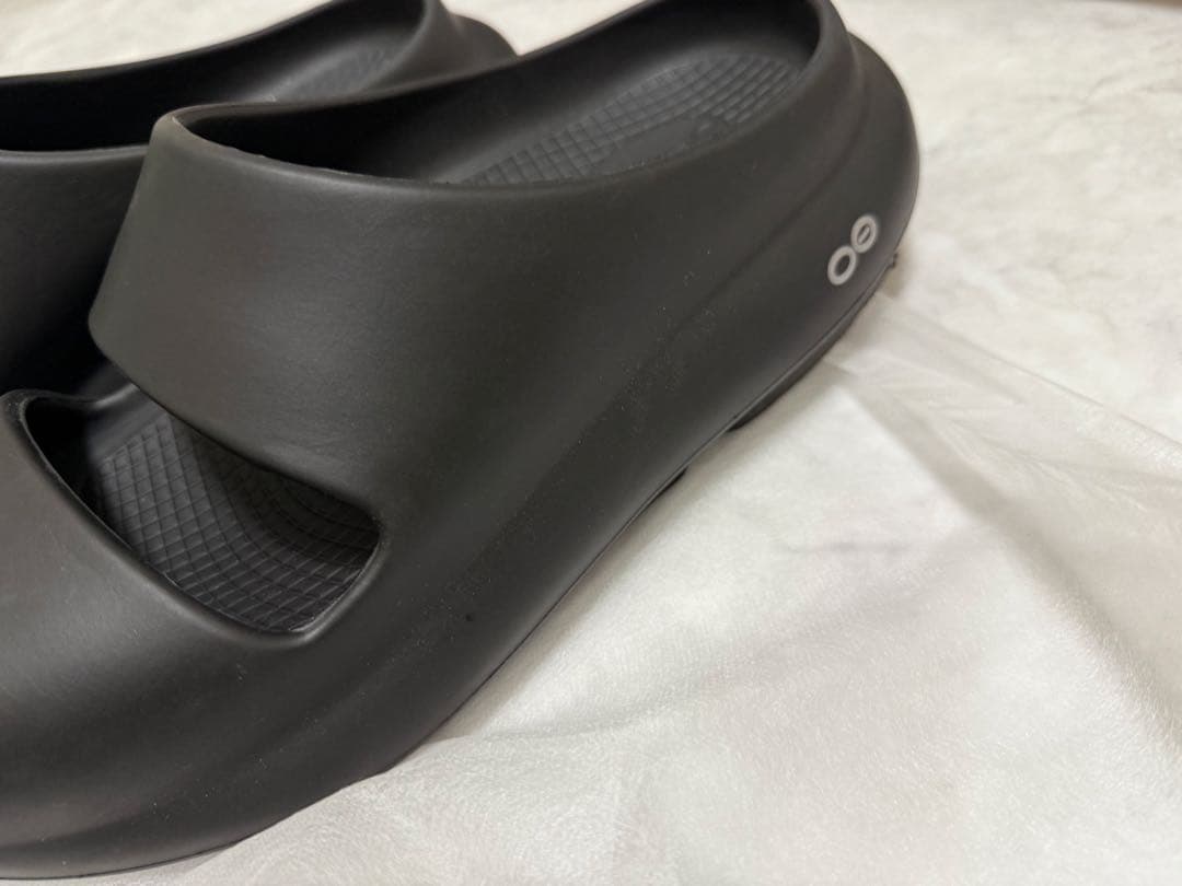 ◾️ウーフォス　OOFOS Ooyea サンダル　ブラック　42