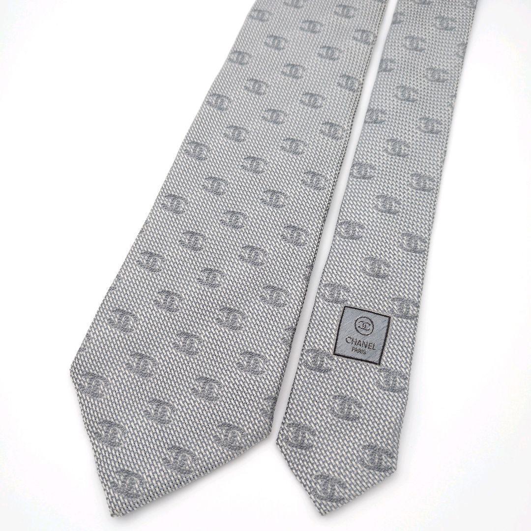 【美品】シャネル ネクタイ グレー・シルバー ココマーク チェーン【イタリア製】