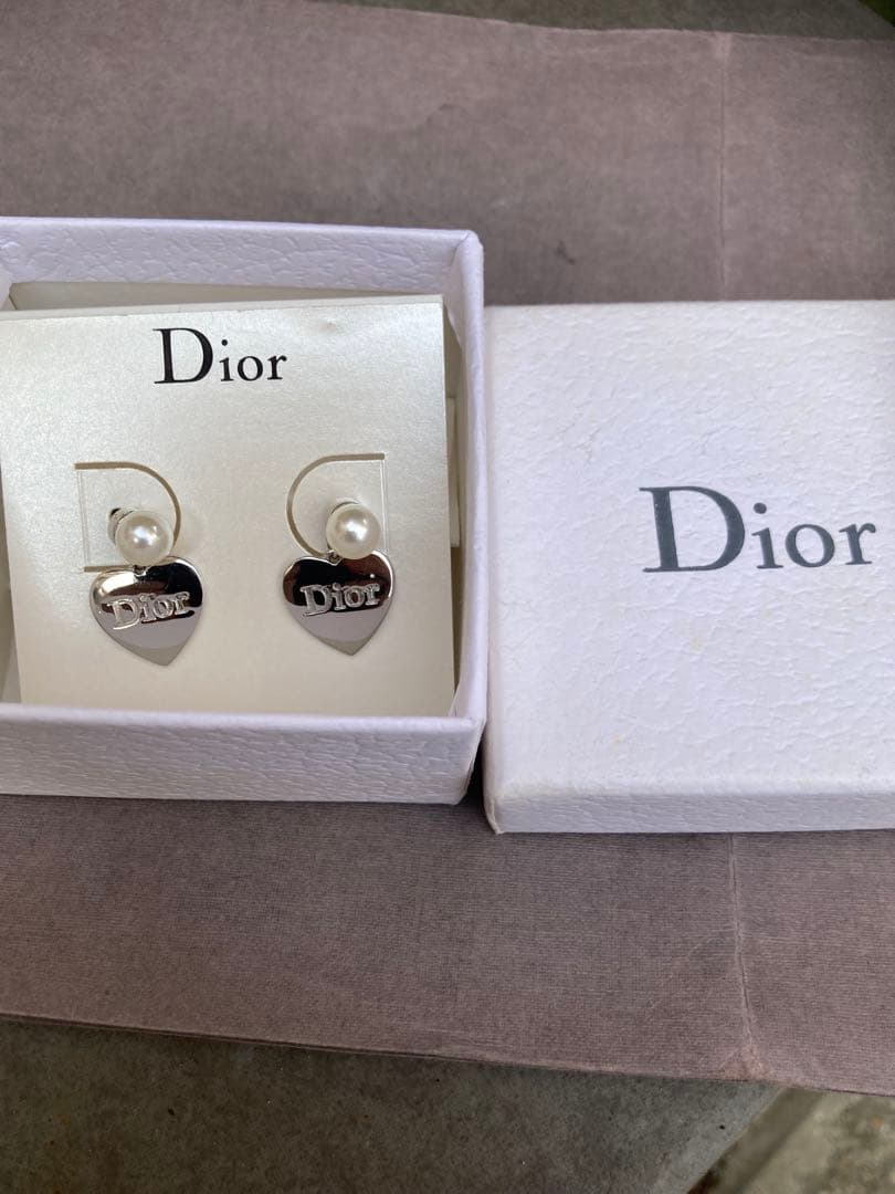 クリスチャンディオールDior ハートパールピアス