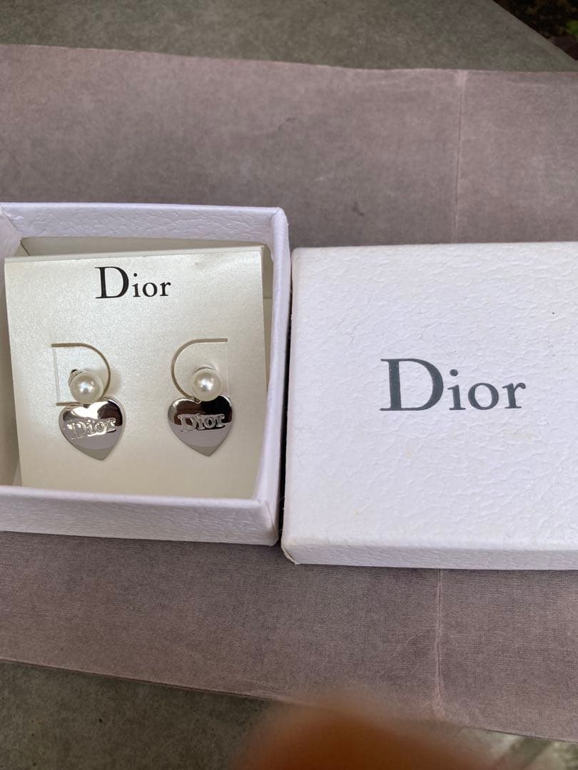 クリスチャンディオールDior ハートパールピアス