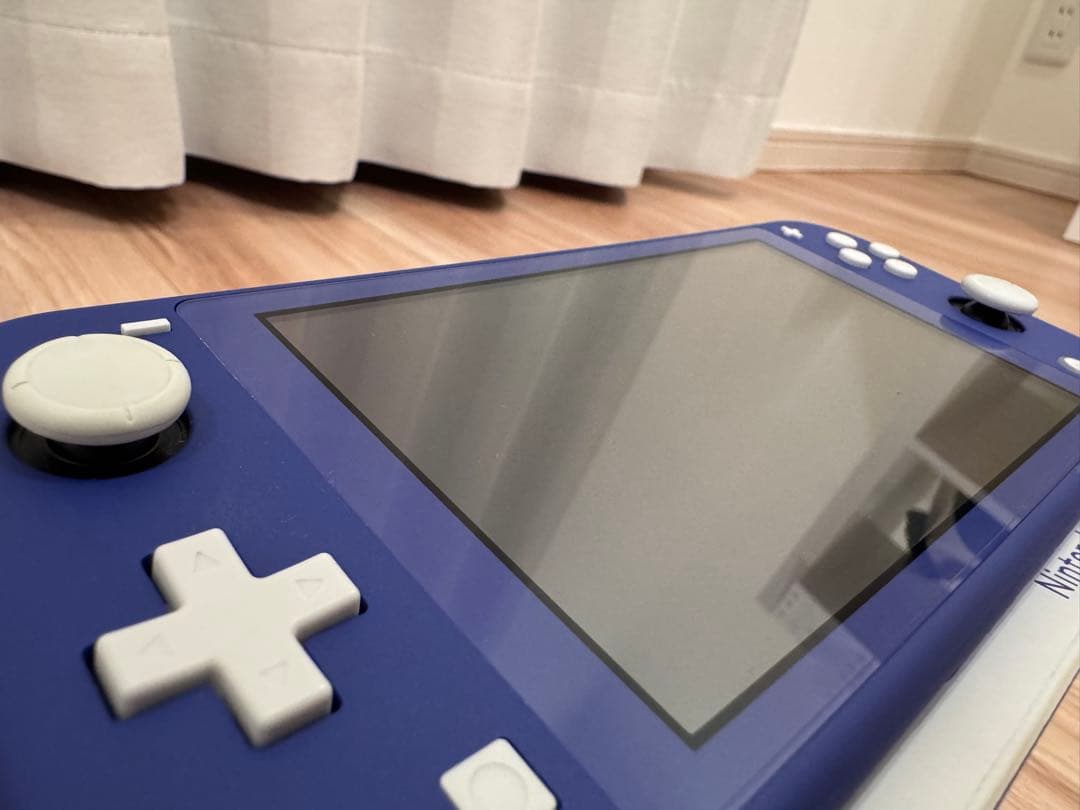 ⭐️ Nintendo Switch Lite 画面保護フィルム貼り付け済み　⭐️