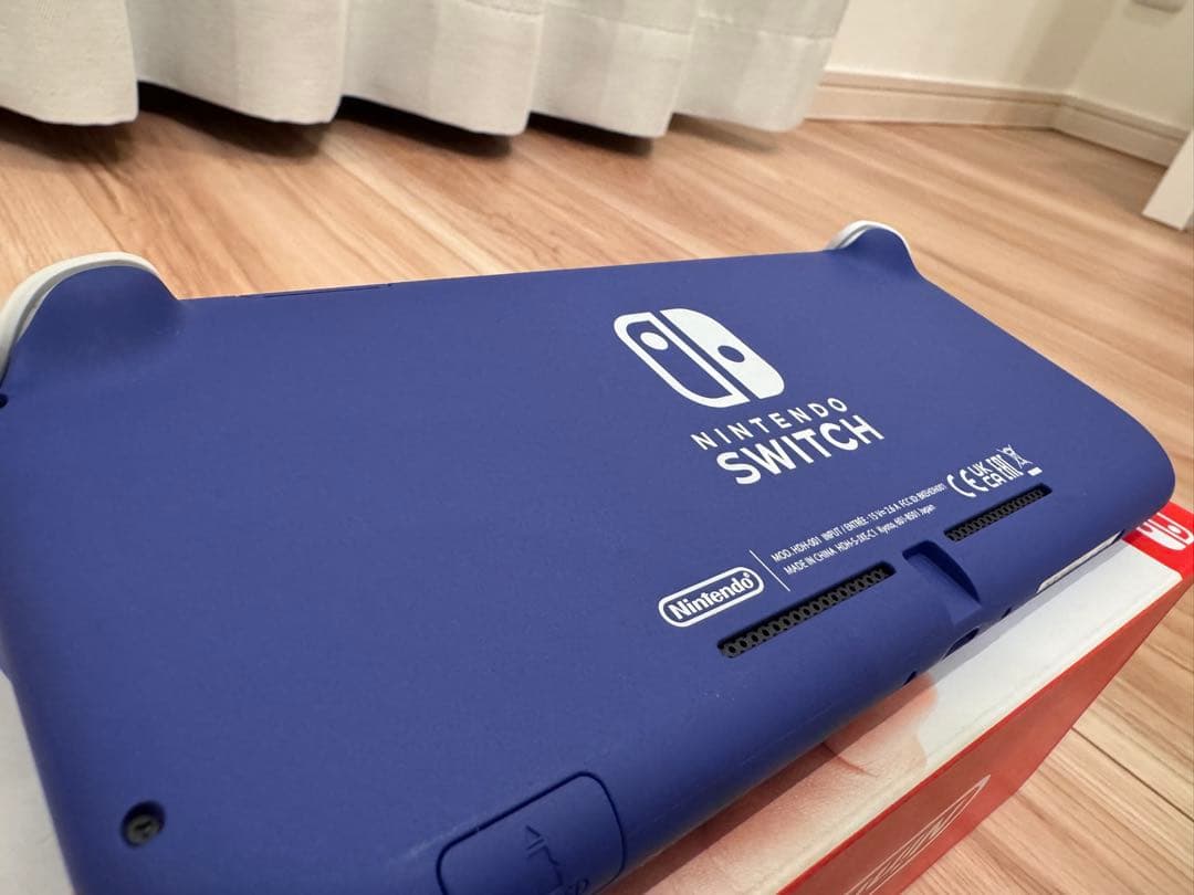 ⭐️ Nintendo Switch Lite 画面保護フィルム貼り付け済み　⭐️