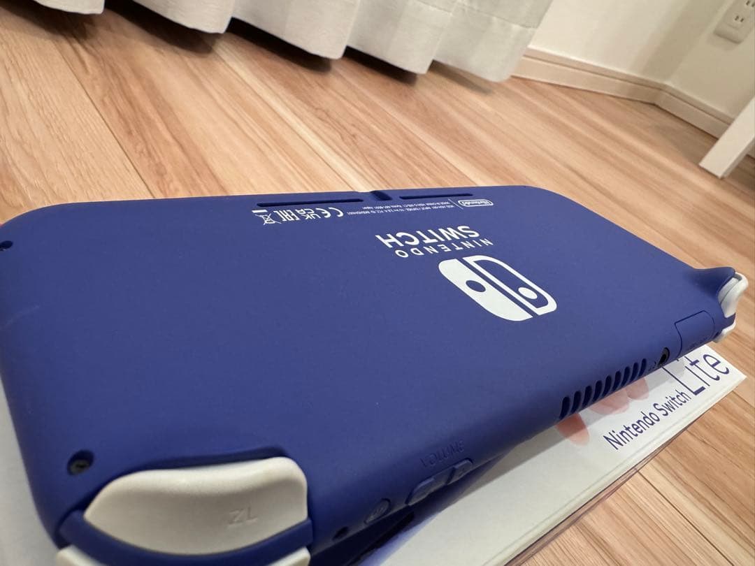 ⭐️ Nintendo Switch Lite 画面保護フィルム貼り付け済み　⭐️