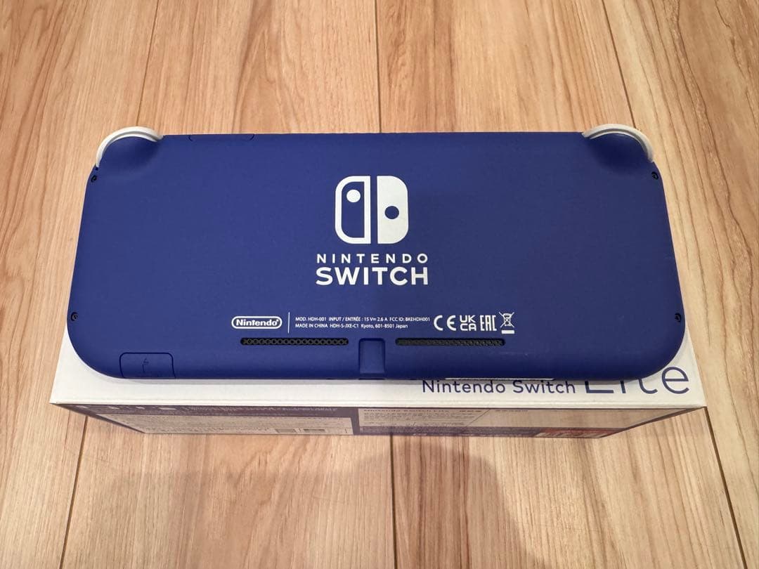 ⭐️ Nintendo Switch Lite 画面保護フィルム貼り付け済み　⭐️