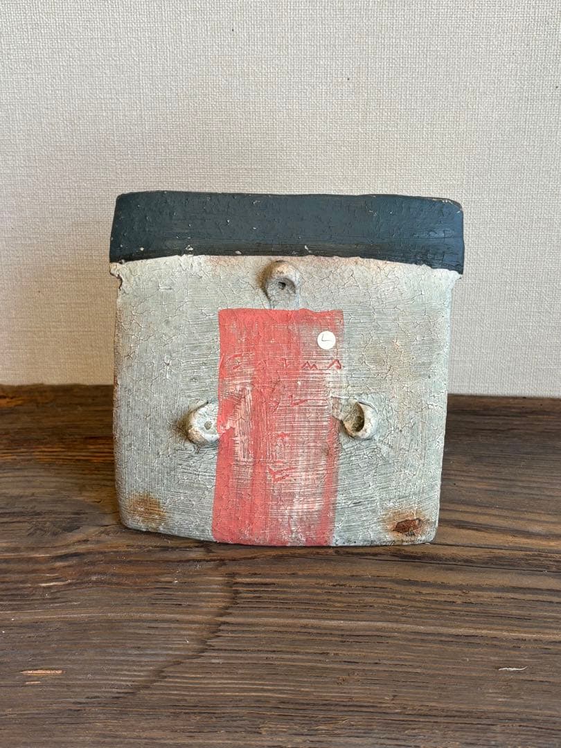 中野和馬　作　角皿　三つ足　裏にサイン有り