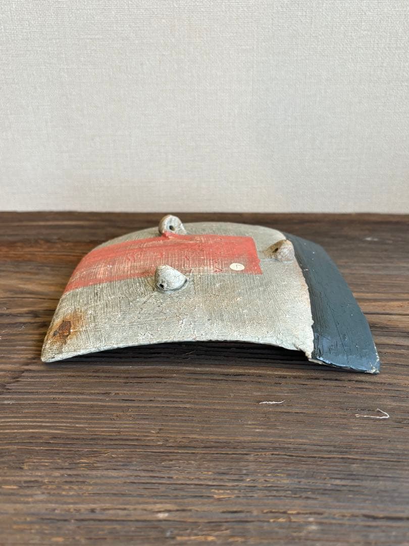 中野和馬　作　角皿　三つ足　裏にサイン有り