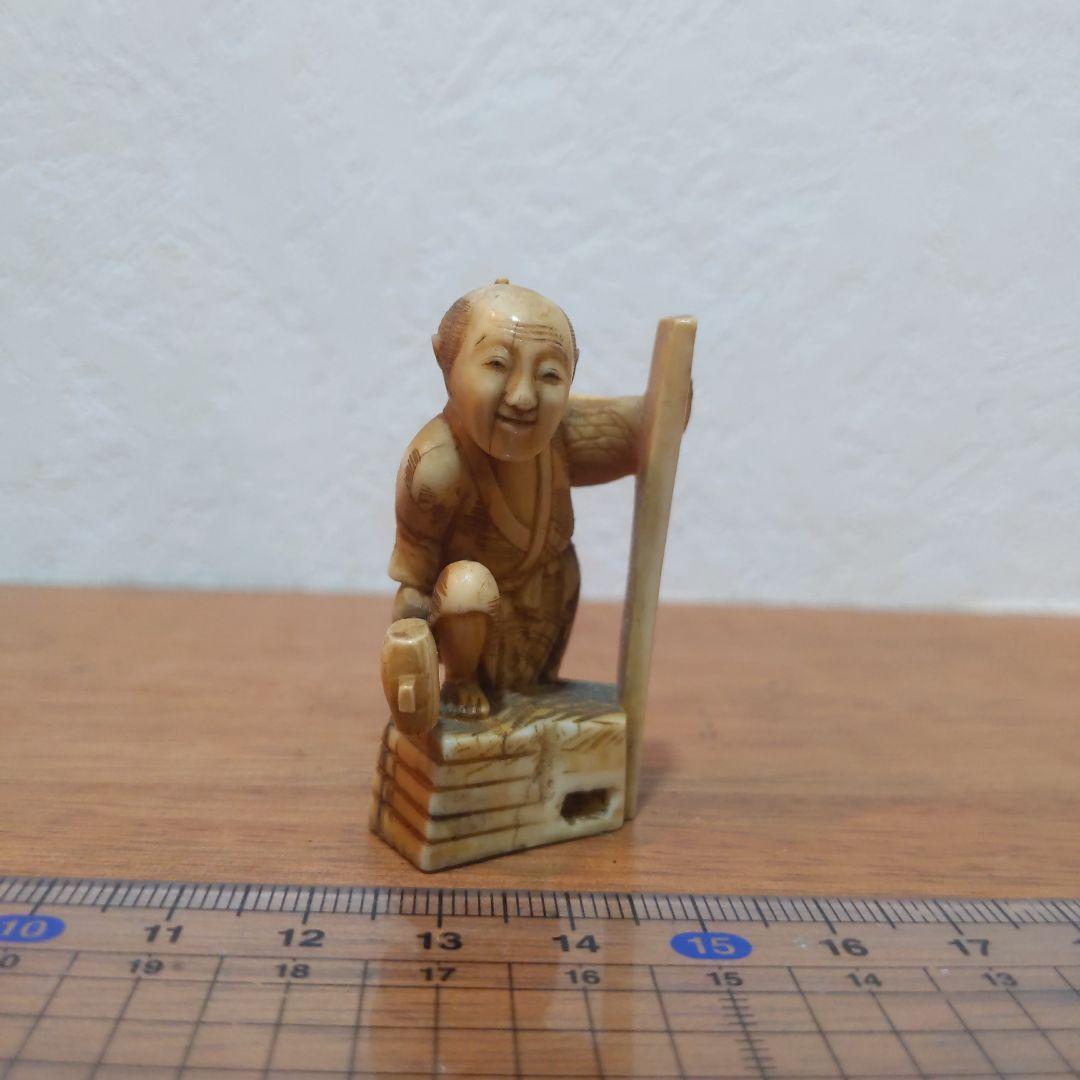時代提物 人物根付 天然素材【大工棟梁】高さ約5cm 重さ約18ｇ ☆いなせな人