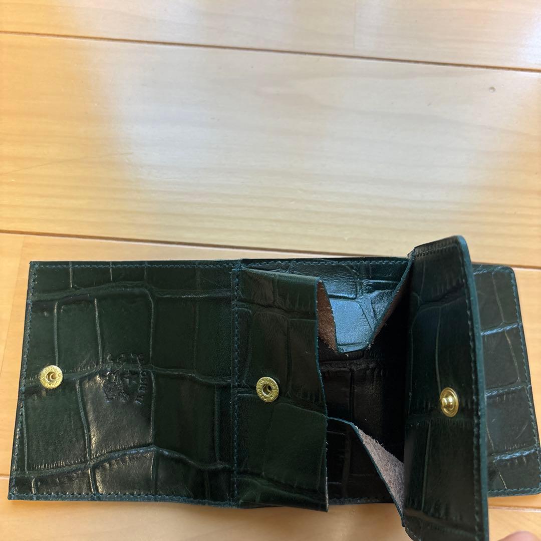 イルビゾンテ　折り財布　クロコ型押し　グリーン、深緑