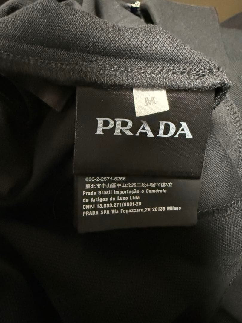 PRADA ブラック ポロシャツ ジッパー付き