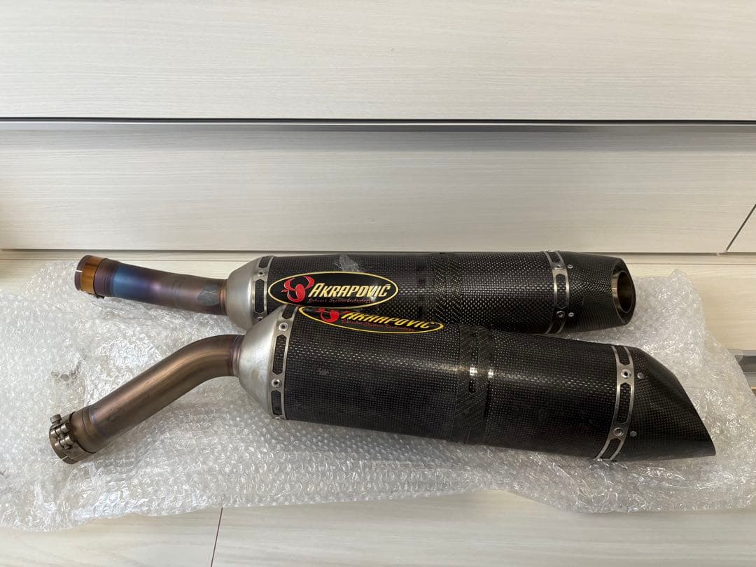 AKRAPOVIC YAMAHA r1 2007 2008 4c8 マフラー