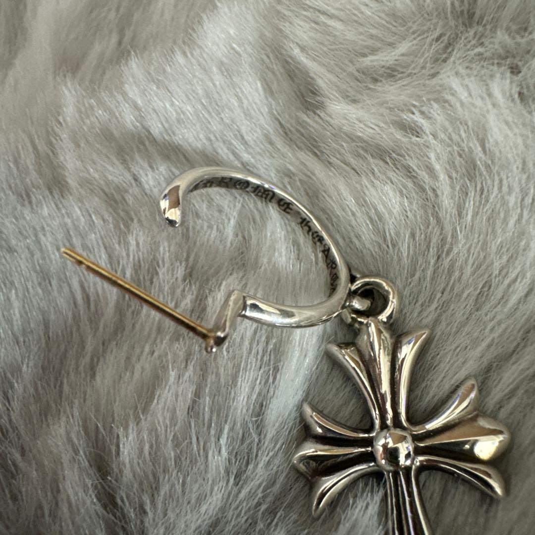 クロムハーツ　タイニーCHクロスフープピアス