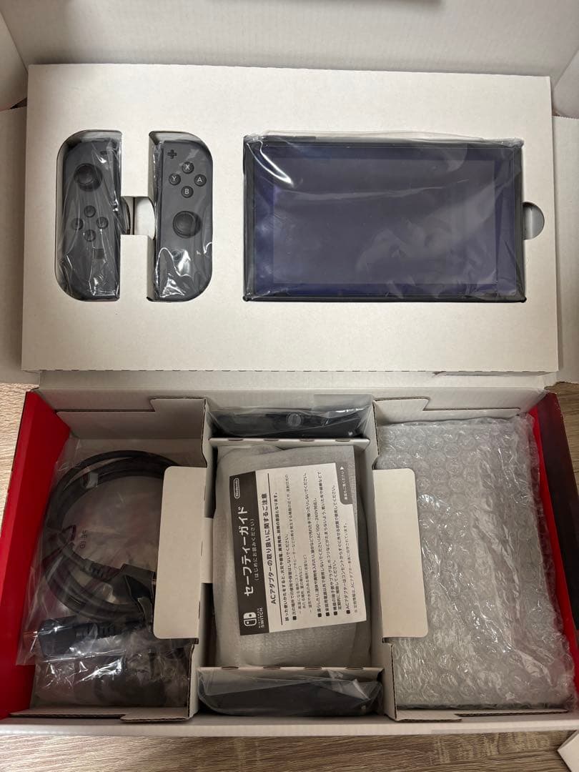 Nintendo Switch本体【Joy-Con (L) / (R) グレー】