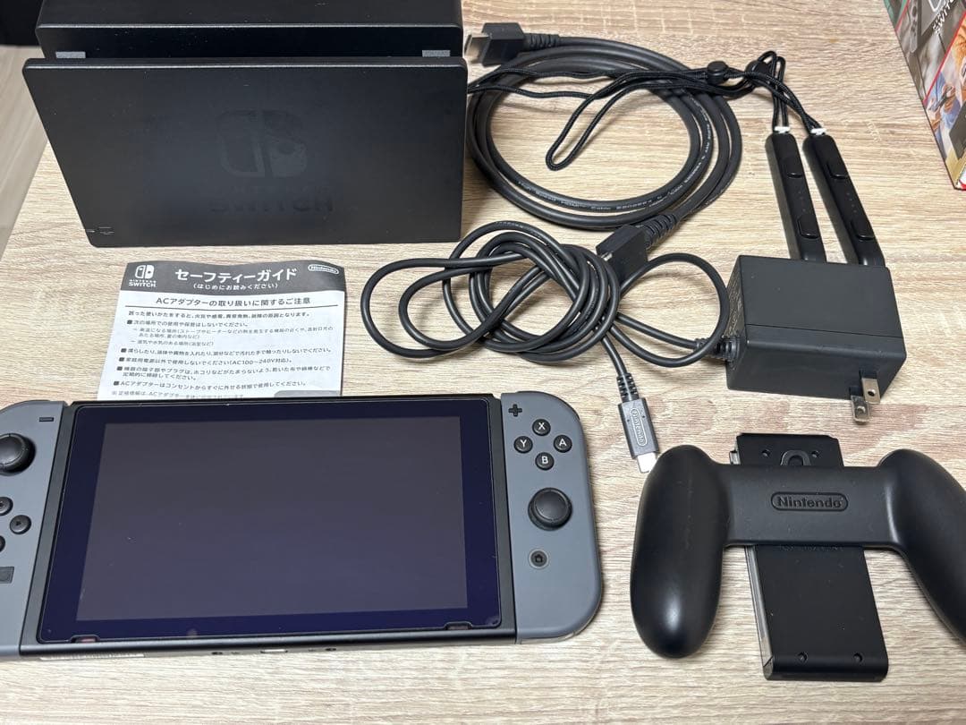 Nintendo Switch本体【Joy-Con (L) / (R) グレー】