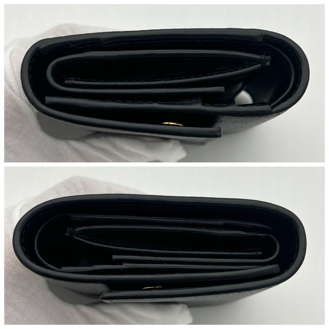 【新ロゴ・最高級美品】セリーヌ　レザー　スモールトリフォールド　三つ折り財布