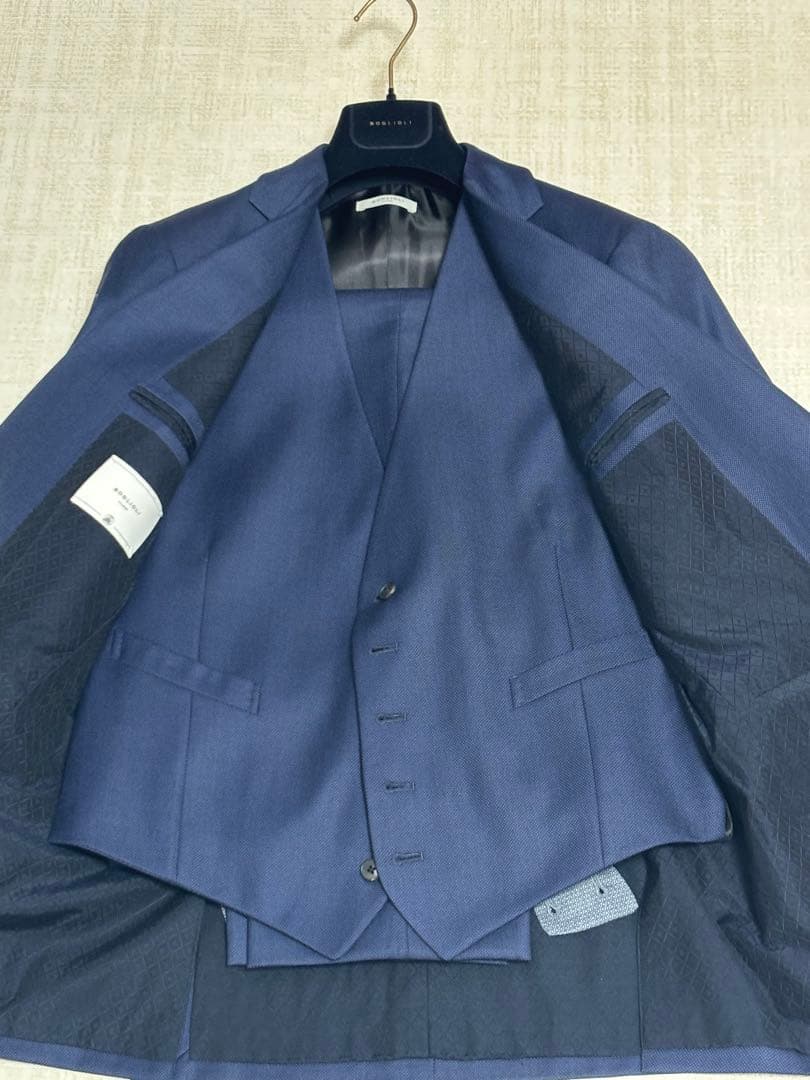 おまえてつじ様【美品・着用回数僅か】ボリオリ 3ピーススーツ春秋冬用