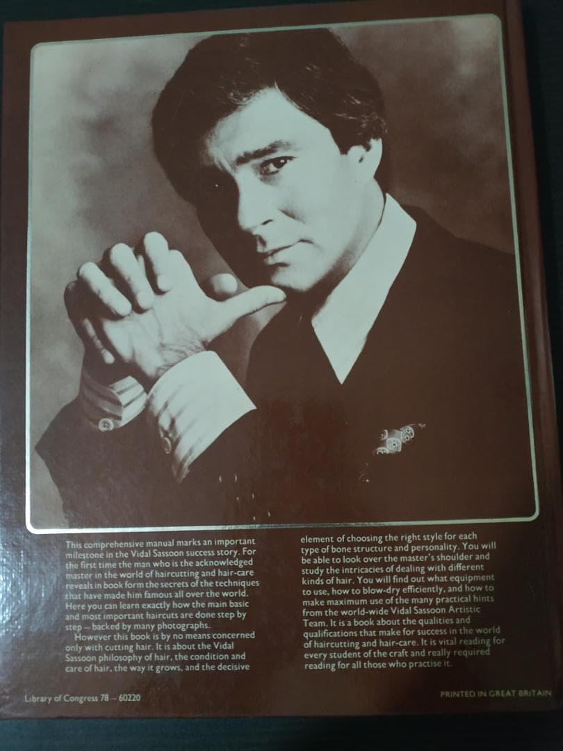 趣味・スポーツ・実用 cutting hair the vidal sassoon way