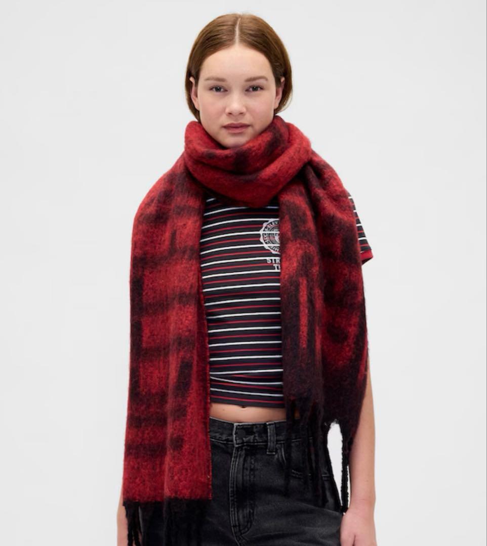 【新品・未使用】ストレンジャー・シングス フリンジ マフラー GAP