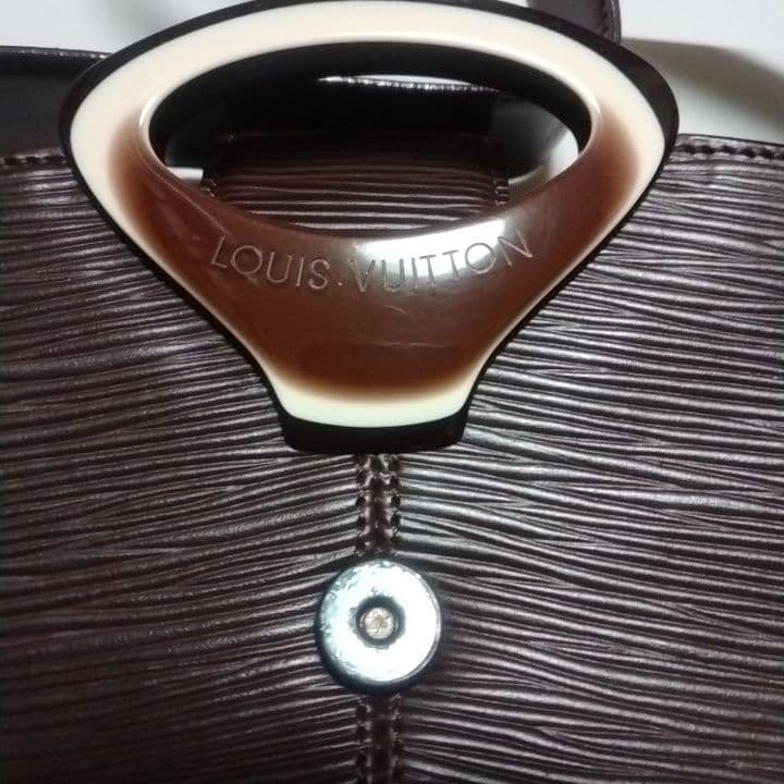 Louis Vuitton ルイヴィトン エピ レヴリ モカ ショルダーバッグ