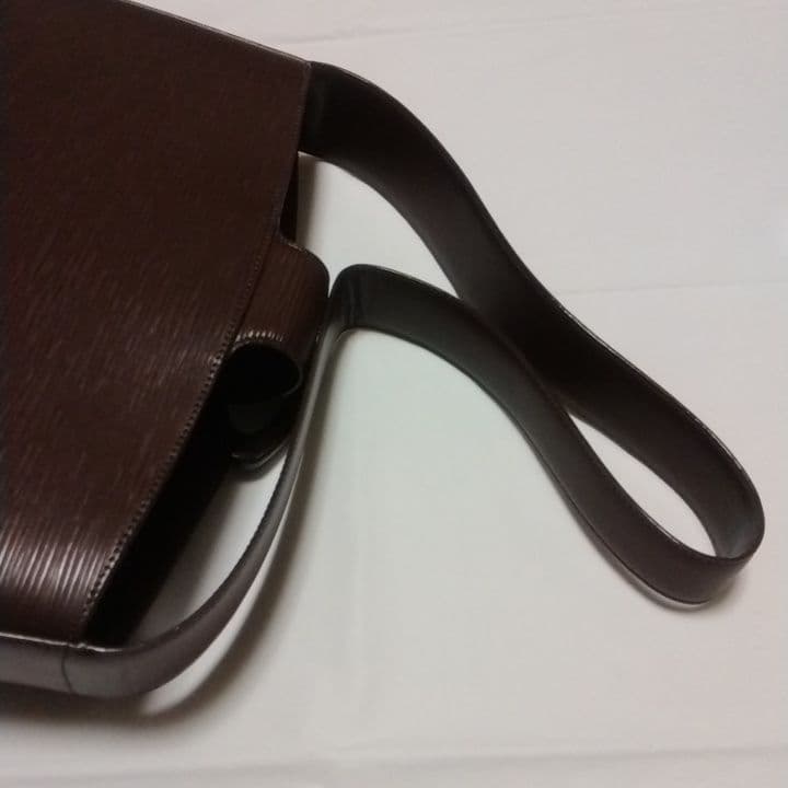 Louis Vuitton ルイヴィトン エピ レヴリ モカ ショルダーバッグ