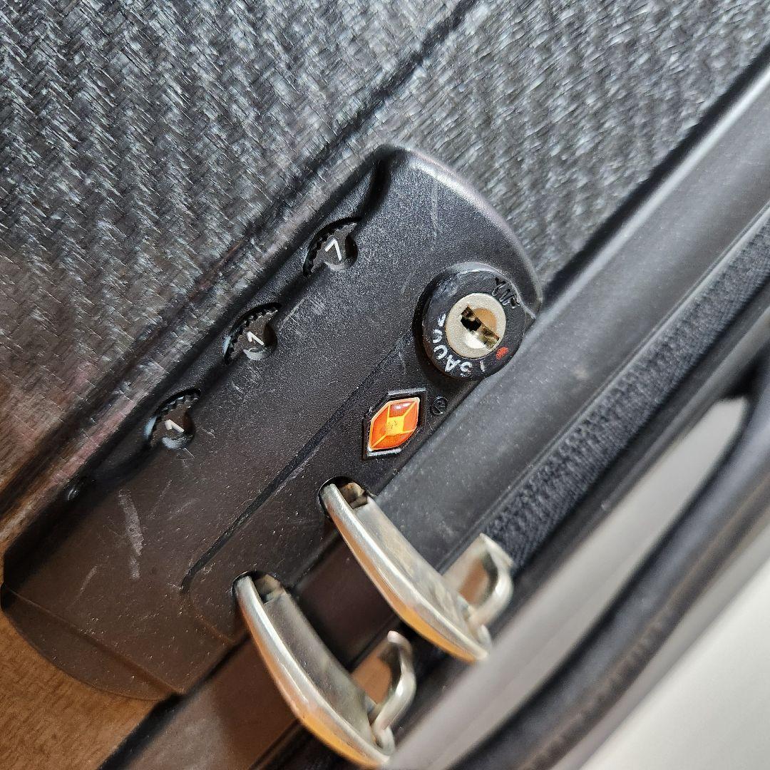 サムソナイト 超軽量 キューブライト76 コスモライトの高級版