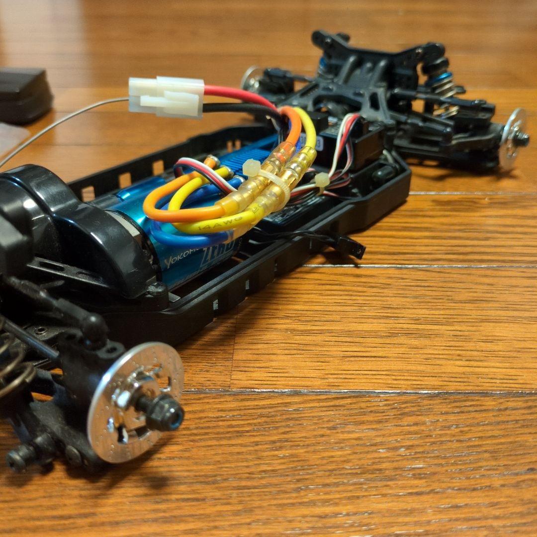 ドリフト　ヨコモ　シャーシ未使用　フタバプロポ　セット　(割れ補修あり)