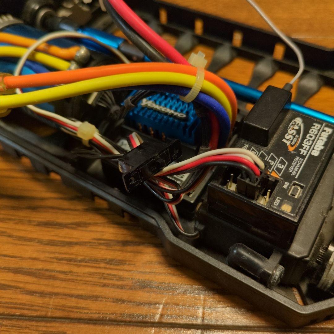 ドリフト　ヨコモ　シャーシ未使用　フタバプロポ　セット　(割れ補修あり)