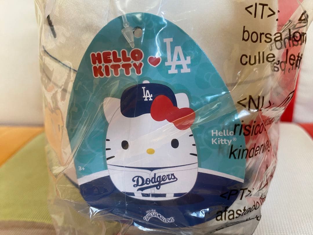 Hello Kitty ロサンゼルス・ドジャース ぬいぐるみ