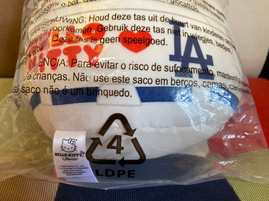 Hello Kitty ロサンゼルス・ドジャース ぬいぐるみ