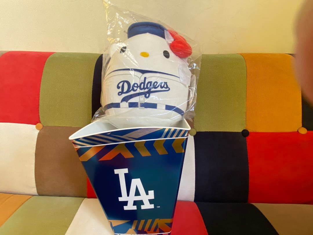 Hello Kitty ロサンゼルス・ドジャース ぬいぐるみ